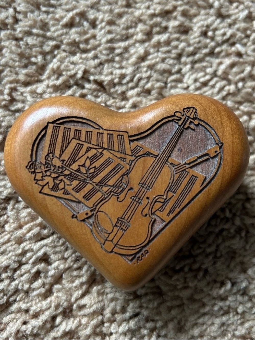 Wooden Carved Heart Shaped Trinket Music Box Violin Music Sheets Lara’s Theme